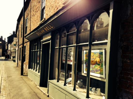 Zillah Bell gallery is an independent gallery has earned a reputation for the range and quality of the work on show, especially original Prints, etchings, engravings, screenprints and lithographs