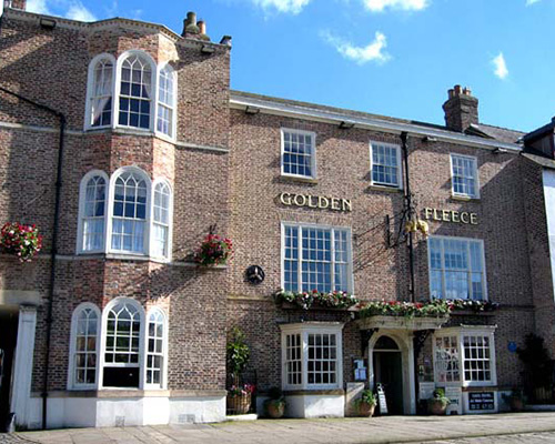 Golden Fleece offers a cosy courtyard and traditional pizza oven in summer, and superb seasonal menus that showcases the very best of North Yorkshire and beyond